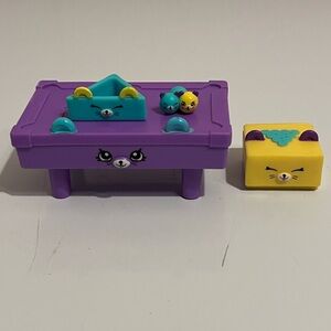Shopkins Season 4 Petkins Game Room Bundle - Pool Table & Accessories